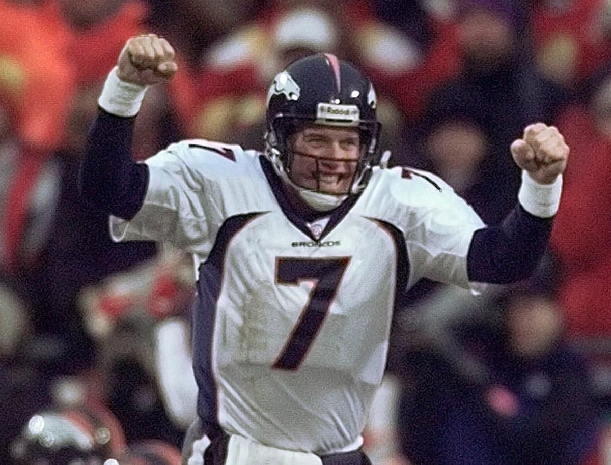 John Elway leads his team back against the Kansas City Chiefs in the a playoff game on Jan, 4, 1998. John Elway leads his team back against the Kansas City Chiefs in the a playoff game on Jan, 4, 1998.