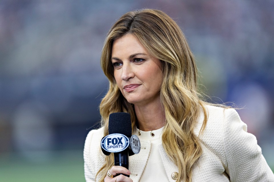 Andrews before a game between the Washington Commanders and the Dallas Cowboys in 2022