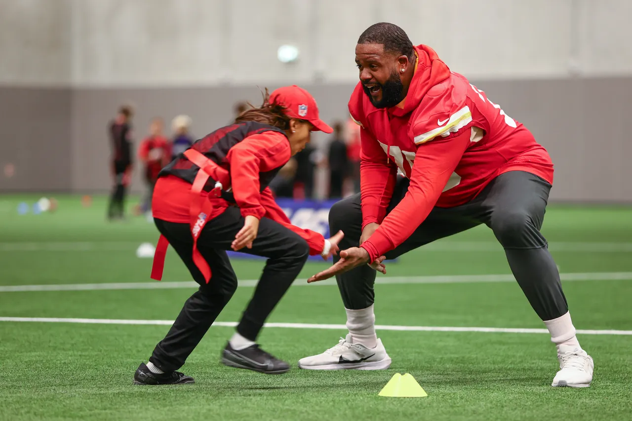 041_23_Germany_NFL_Flag_Football_Event.654d407647a3c.png