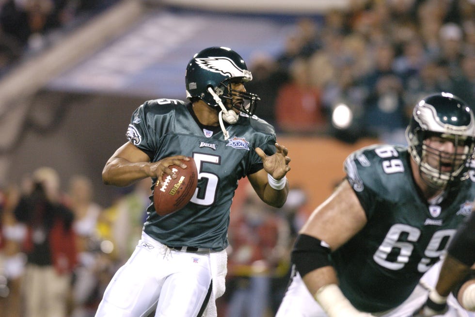 philadelphia eagles quarterback donovan mcnabb preparing the throw the ball during super bowl xxxix