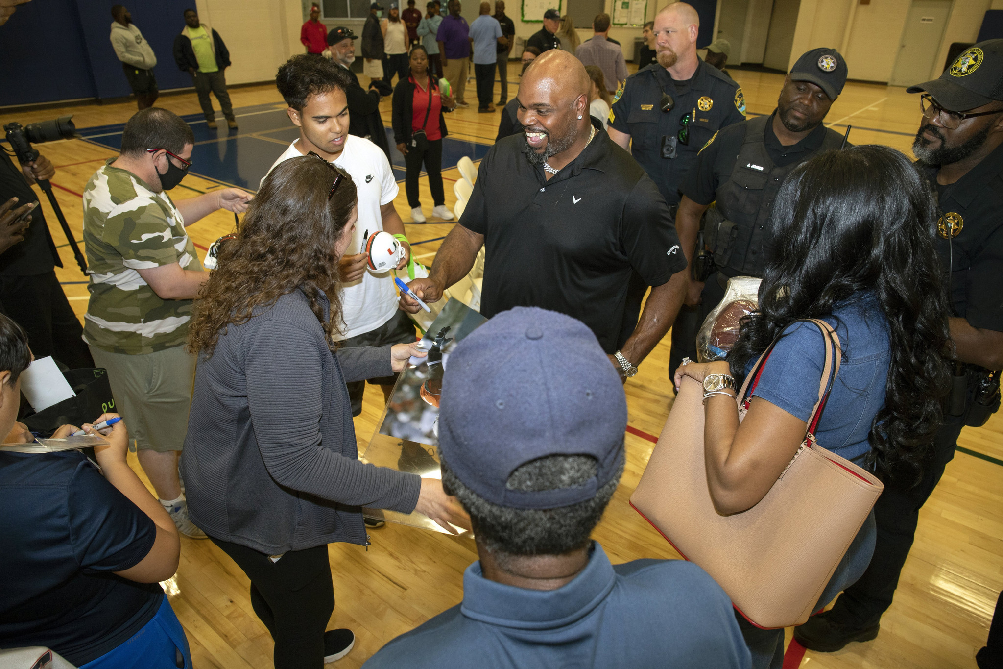 Super Bowl champ Vince Wilfork meets and greets fans in Boynton Beach.