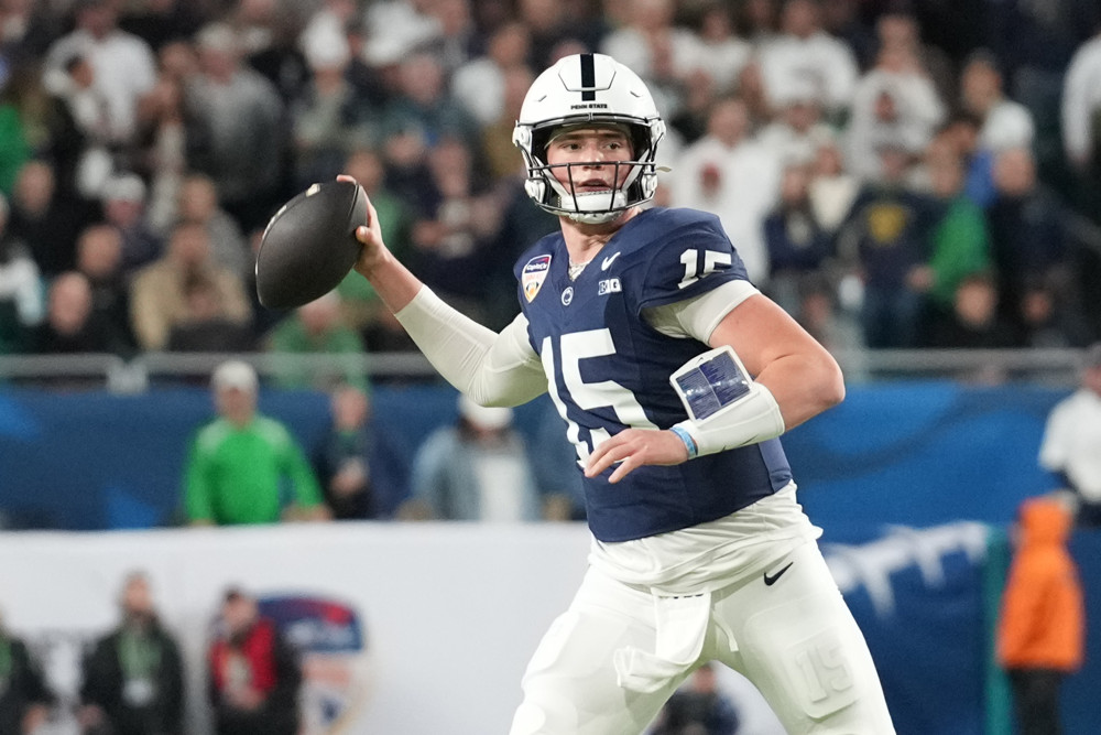 Drew Allar looks to pass for PSU while trying to climb up the ranks of the 2026 Dynasty Rookie Big Board.