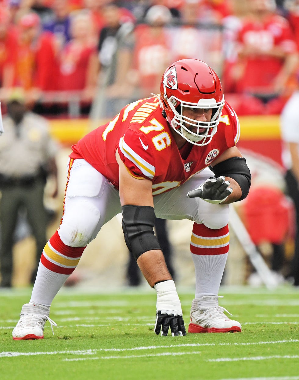 chiefs lineman laurent duvernay tardif