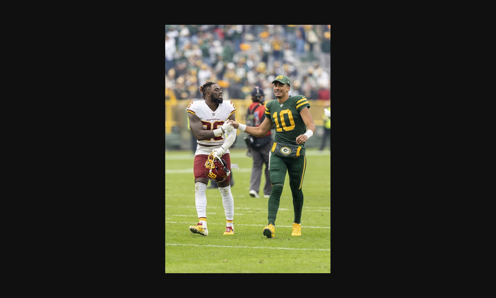 Packers Protect 17–14 Lead With Late Defensive Pressure Against Buccaneers